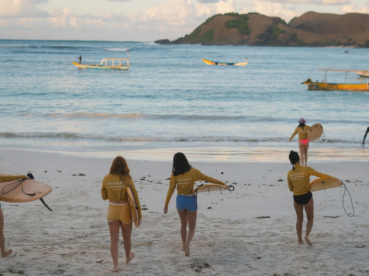 Learn to surf in Lombok